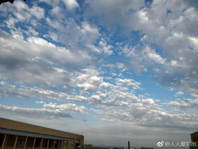 又被鄭州的藍(lán)天刷屏！隨便一拍就是手機(jī)壁紙