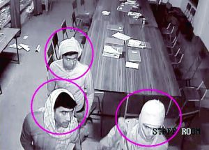 印度警方15日說，當(dāng)局已確認(rèn)涉嫌輪奸七旬修女的部分嫌疑人身份，正懸賞10萬盧比（約1500美元）通緝