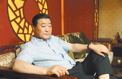 5月26日，張新明在北京接受新京報(bào)記者專訪時(shí)表示，在與華潤(rùn)的合資公司中，他被“邊緣化”了，公司出現(xiàn)了