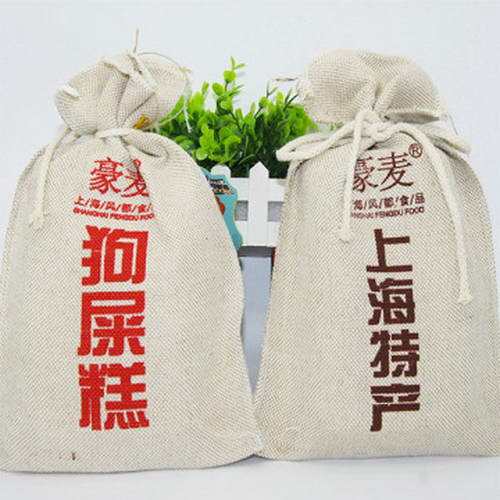 上海某公司推出的一款名為“狗屎糕”的產(chǎn)品引來(lái)不少質(zhì)疑。