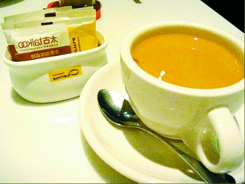 奶茶喝著沒奶味 街頭奶茶其實(shí)不含奶?！