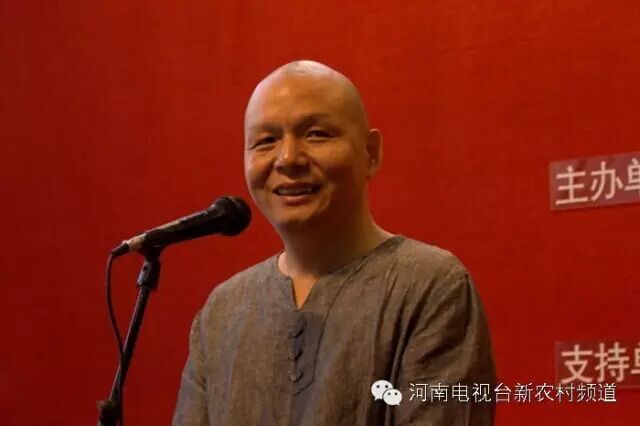 書畫家協(xié)會副主席，中國書畫家協(xié)會會員，河南省青年書法家，蘆荻
