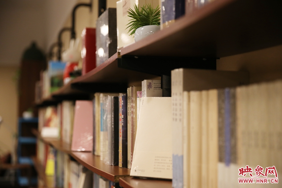書(shū)店內(nèi)的裝飾。