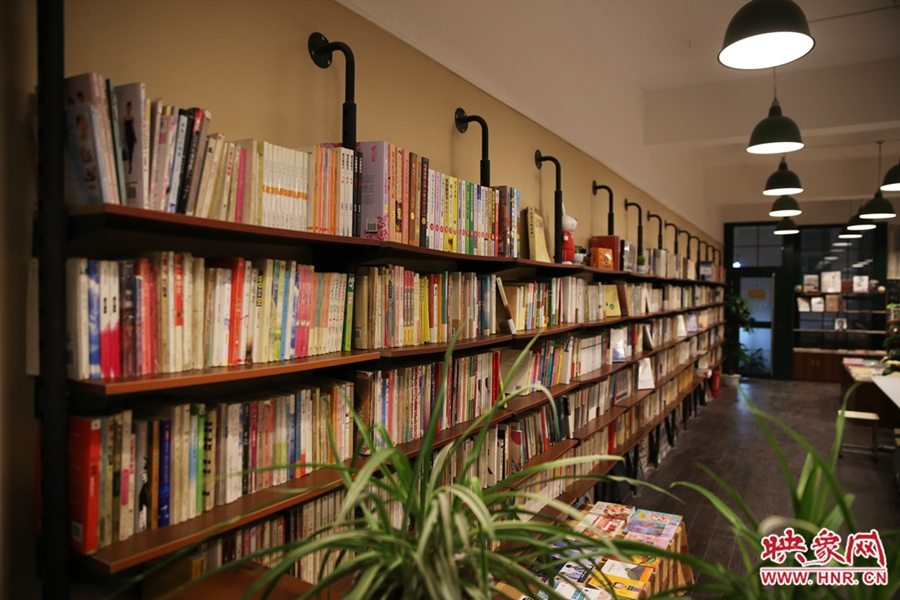書(shū)店內(nèi)的裝飾。